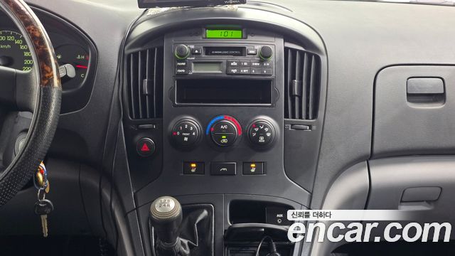 Hyundai Starex 2010 — photo 15