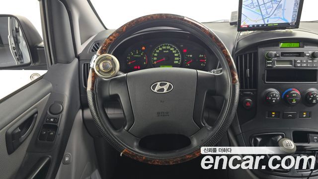 Hyundai Starex 2010 — photo 16