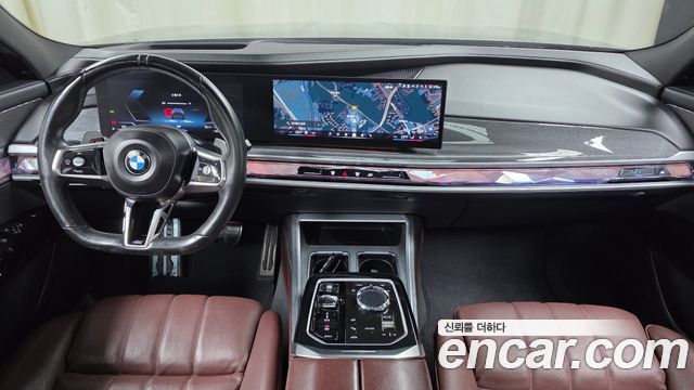 BMW 7-Series 2024 — photo 10