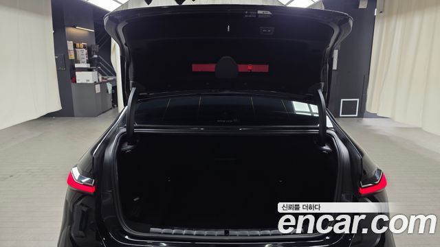 BMW 7-Series 2024 — photo 26