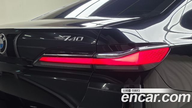 BMW 7-Series 2024 — photo 9