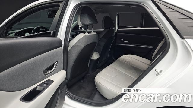 Hyundai AVANTE 2023 — photo 18