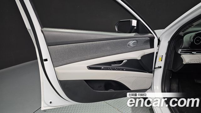Hyundai AVANTE 2023 — photo 14