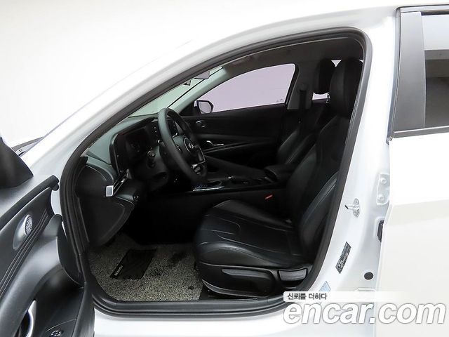 Hyundai AVANTE 2024 — photo 13