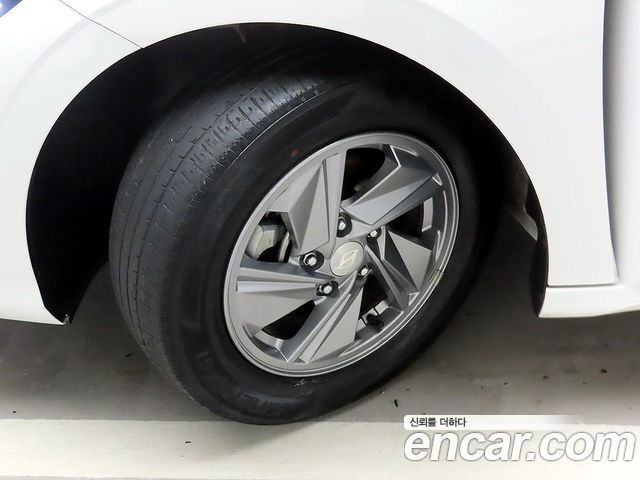 Hyundai AVANTE 2024 — photo 19