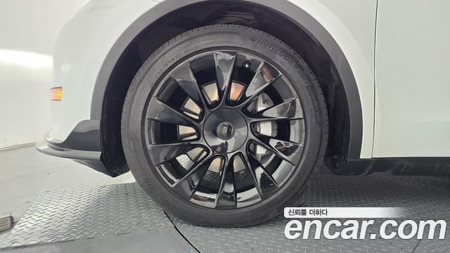 Tesla Model Y 2021 — photo 5