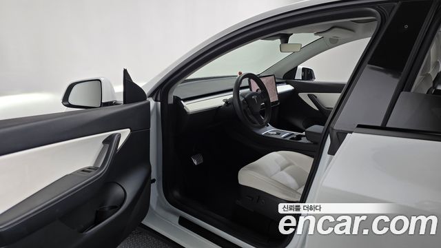Tesla Model Y 2021 — photo 13