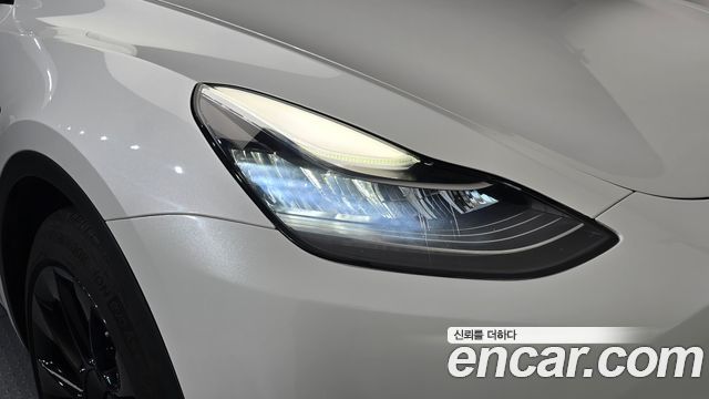 Tesla Model Y 2021 — photo 8
