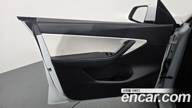 Tesla Model Y 2021 — photo 14