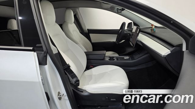 Tesla Model Y 2021 — photo 16
