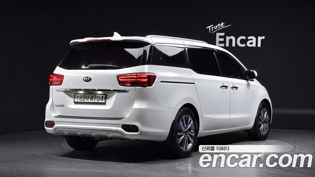 Kia Canival 2020 — photo 2