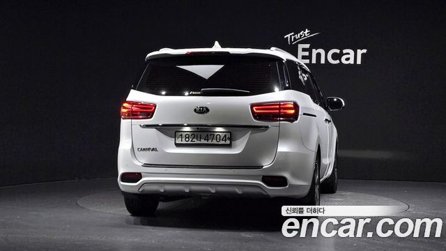 Kia Canival 2020 — photo 4