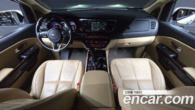 Kia Canival 2020 — photo 10