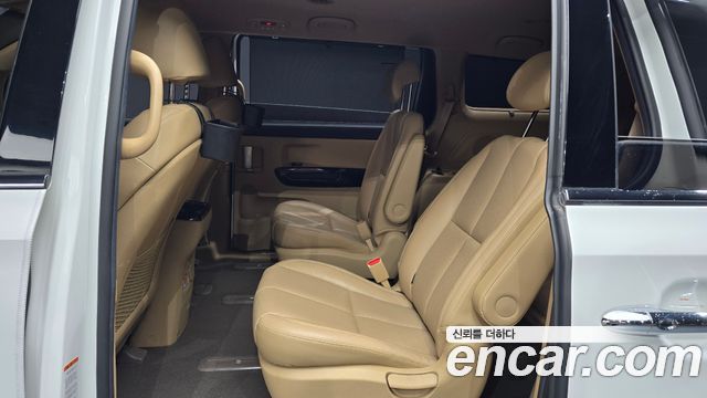 Kia Canival 2020 — photo 17