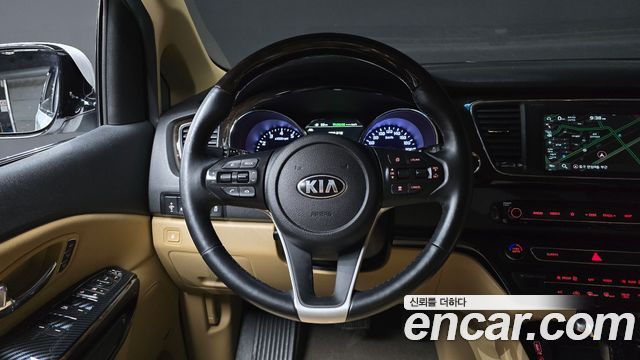 Kia Canival 2020 — photo 18