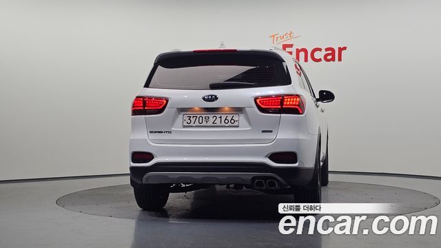 Kia Sorento 2018 — photo 4