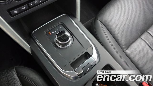 Land Rover Discovery Sport 2019 — photo 9