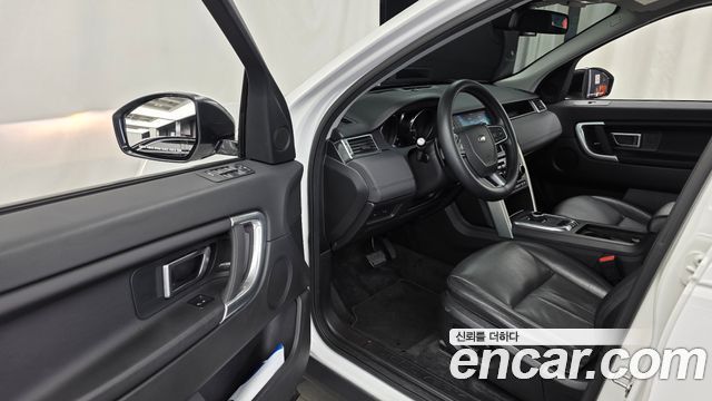 Land Rover Discovery Sport 2019 — photo 10