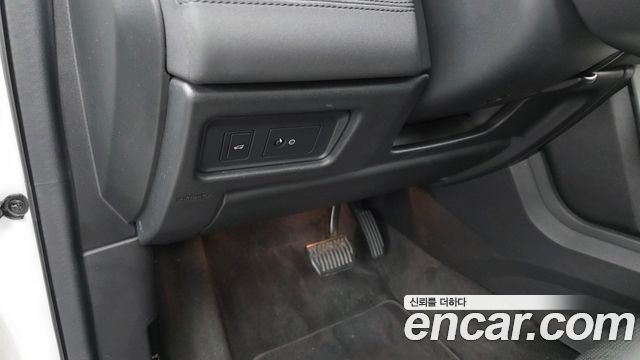 Land Rover Discovery Sport 2019 — photo 18