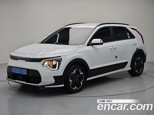 Kia Niro 2023 — photo 1