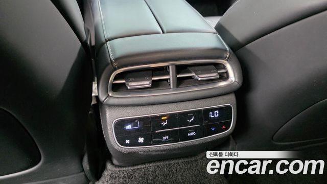 Genesis G80 2021 — photo 32
