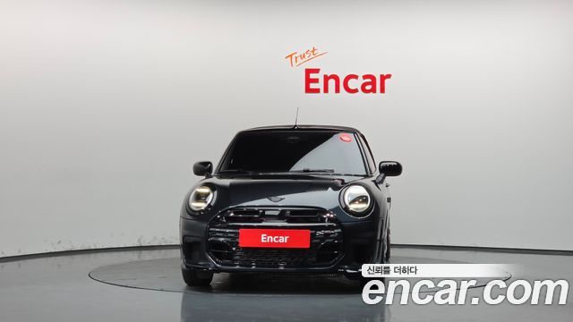 Mini Cooper Convertible 2026 — photo 3