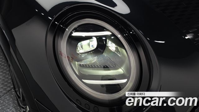 Mini Cooper Convertible 2026 — photo 8