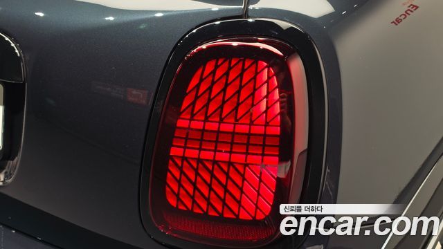 Mini Cooper Convertible 2026 — photo 9