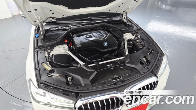 BMW 5-Series 2021 — photo 6