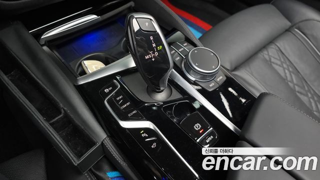 BMW 5-Series 2021 — photo 9