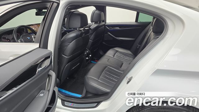 BMW 5-Series 2021 — photo 11