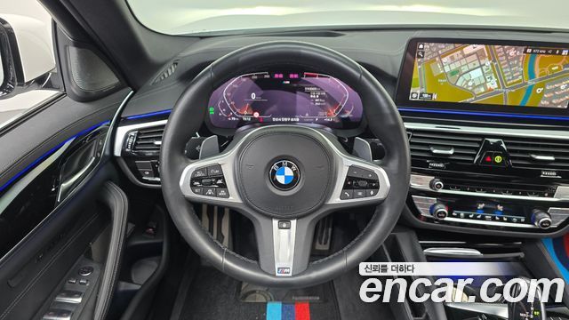 BMW 5-Series 2021 — photo 13