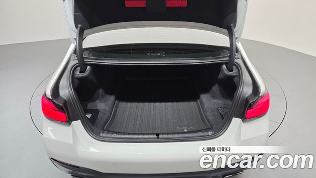 BMW 5-Series 2021 — photo 17