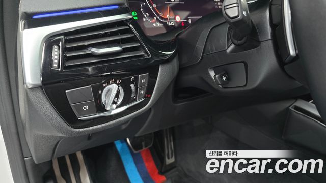 BMW 5-Series 2021 — photo 20