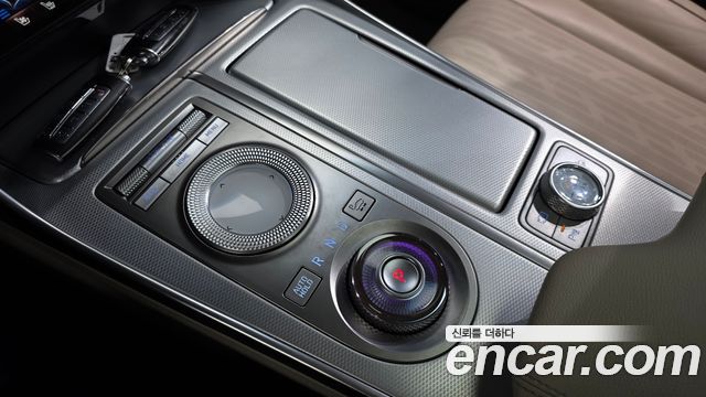 Genesis GV80 2020 — photo 12