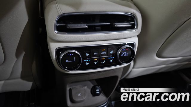 Genesis GV80 2020 — photo 24