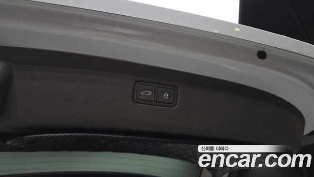 Genesis GV80 2020 — photo 34