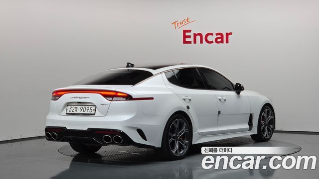 Kia Stinger 2018 — photo 2