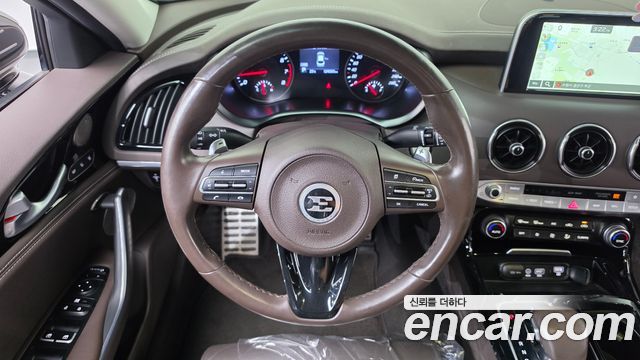 Kia Stinger 2018 — photo 19