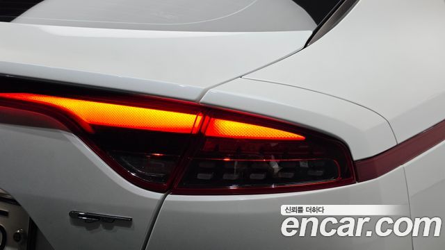 Kia Stinger 2018 — photo 9