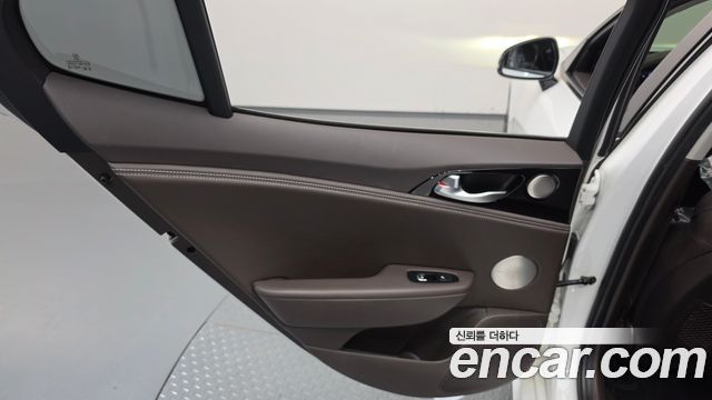 Kia Stinger 2018 — photo 15