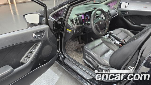 Kia K3 2015 — photo 10