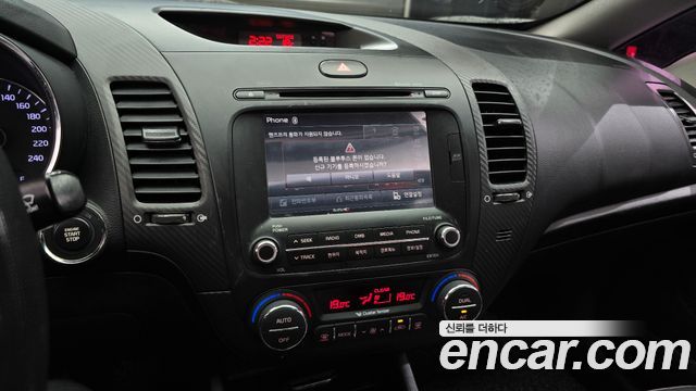 Kia K3 2015 — photo 14