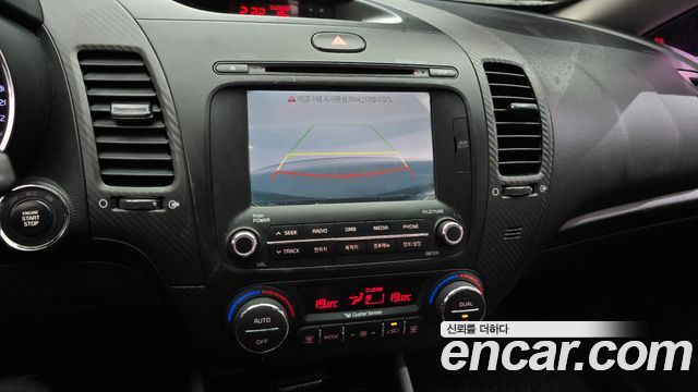 Kia K3 2015 — photo 15