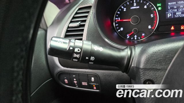 Kia K3 2015 — photo 18