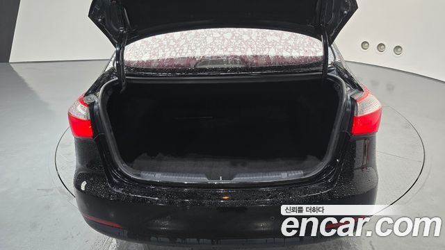 Kia K3 2015 — photo 20