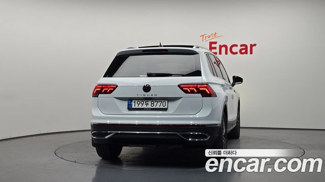 Volkswagen Tiguan 2023 — photo 4