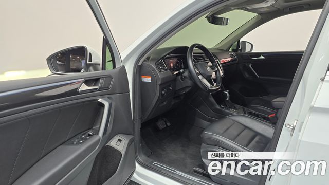 Volkswagen Tiguan 2023 — photo 13