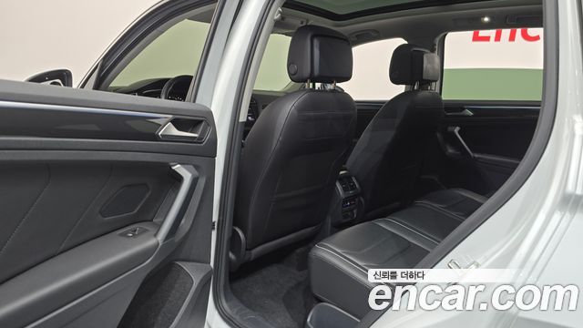 Volkswagen Tiguan 2023 — photo 17