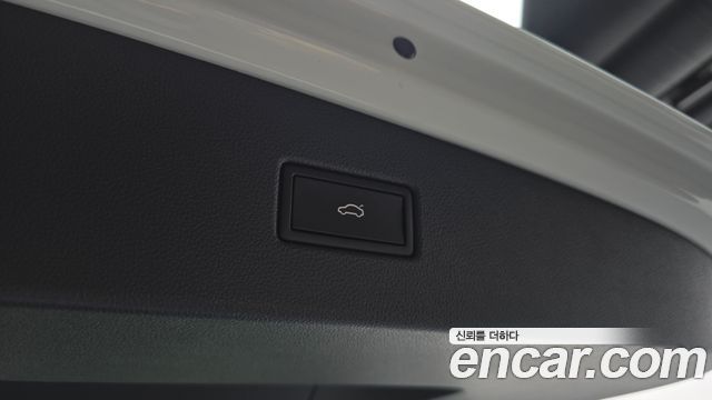 Volkswagen Tiguan 2023 — photo 26